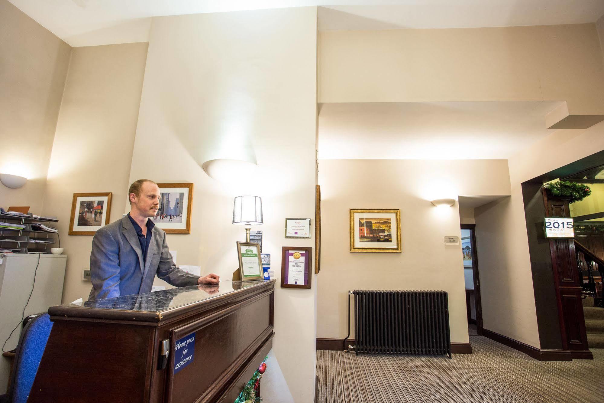 The Duke Of Edinburgh Hotel & Bar بارو في فرنيس المظهر الخارجي الصورة